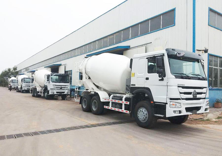 6x4 371hp 9m3 SINOTRUK HOWO concrete mixer truck