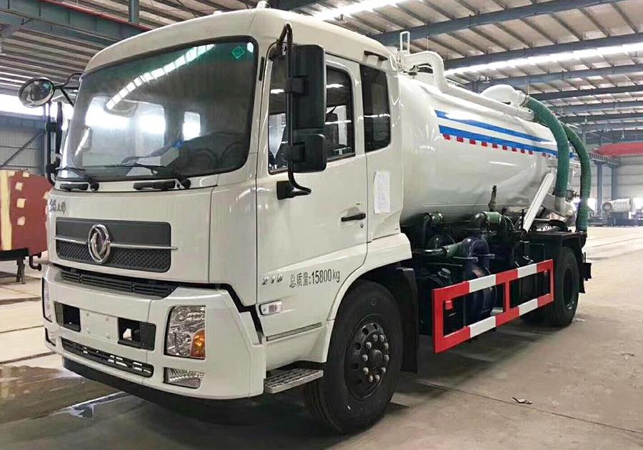 10-18M3 Sewage truck