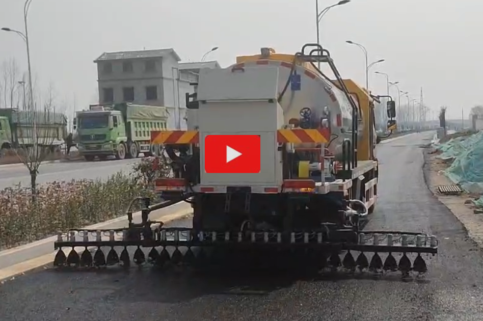 Intelligent 8m3 bitumen sprayer truck