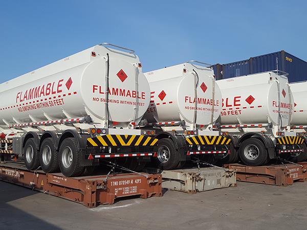 By flat rack container-Fuel tank trailer