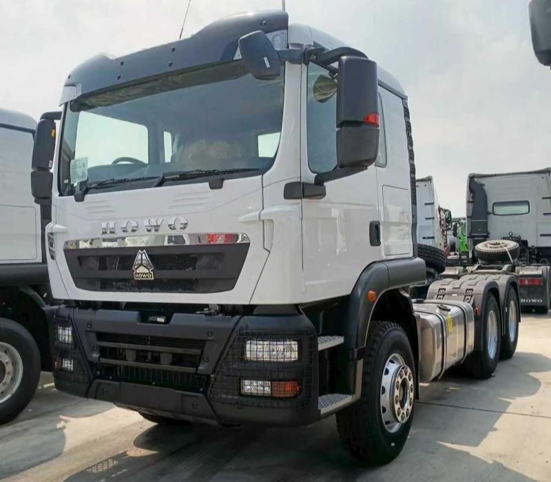 HOWO TX tractor (1).jpg
